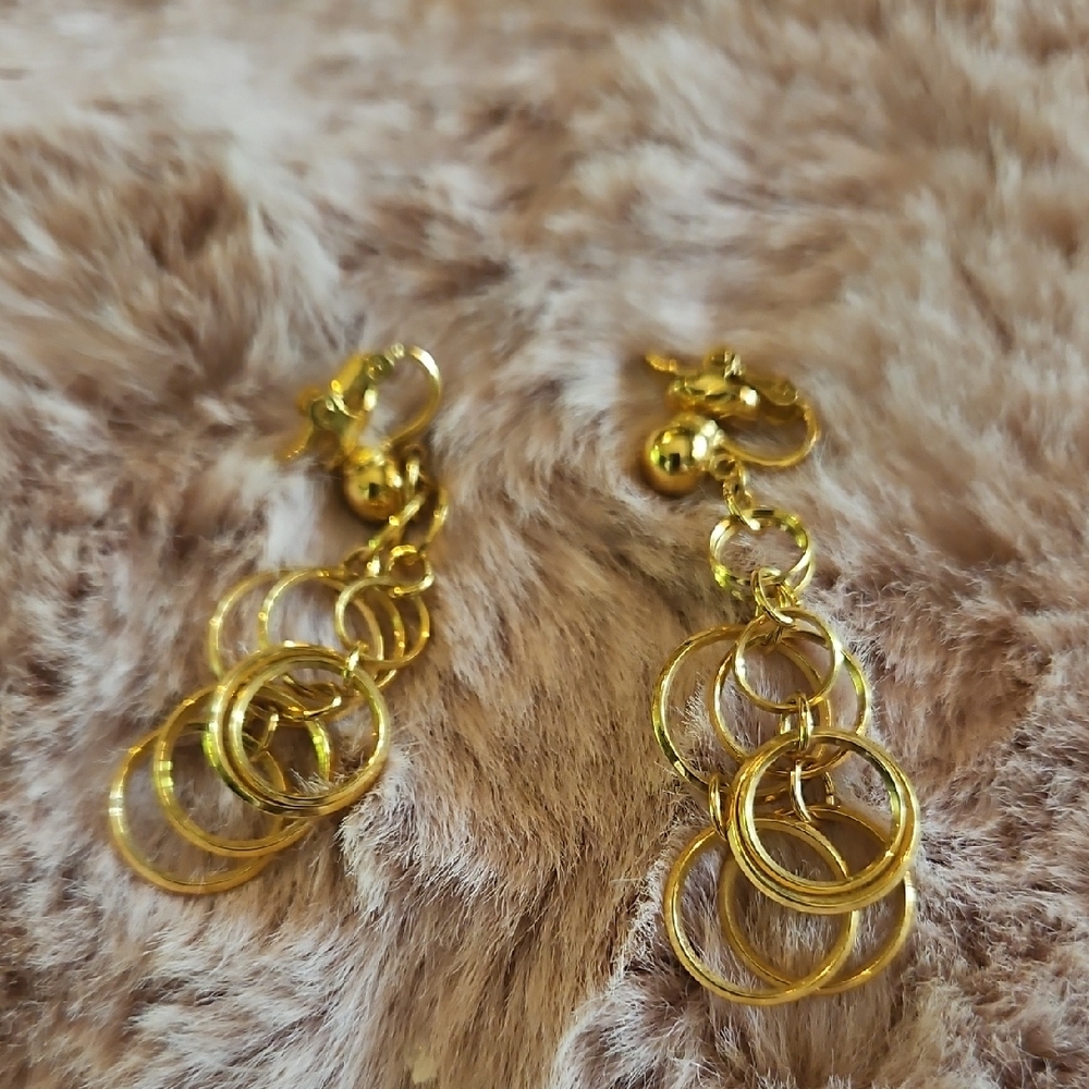 Vintage Trifari Elegant Gold Dangle Earrings